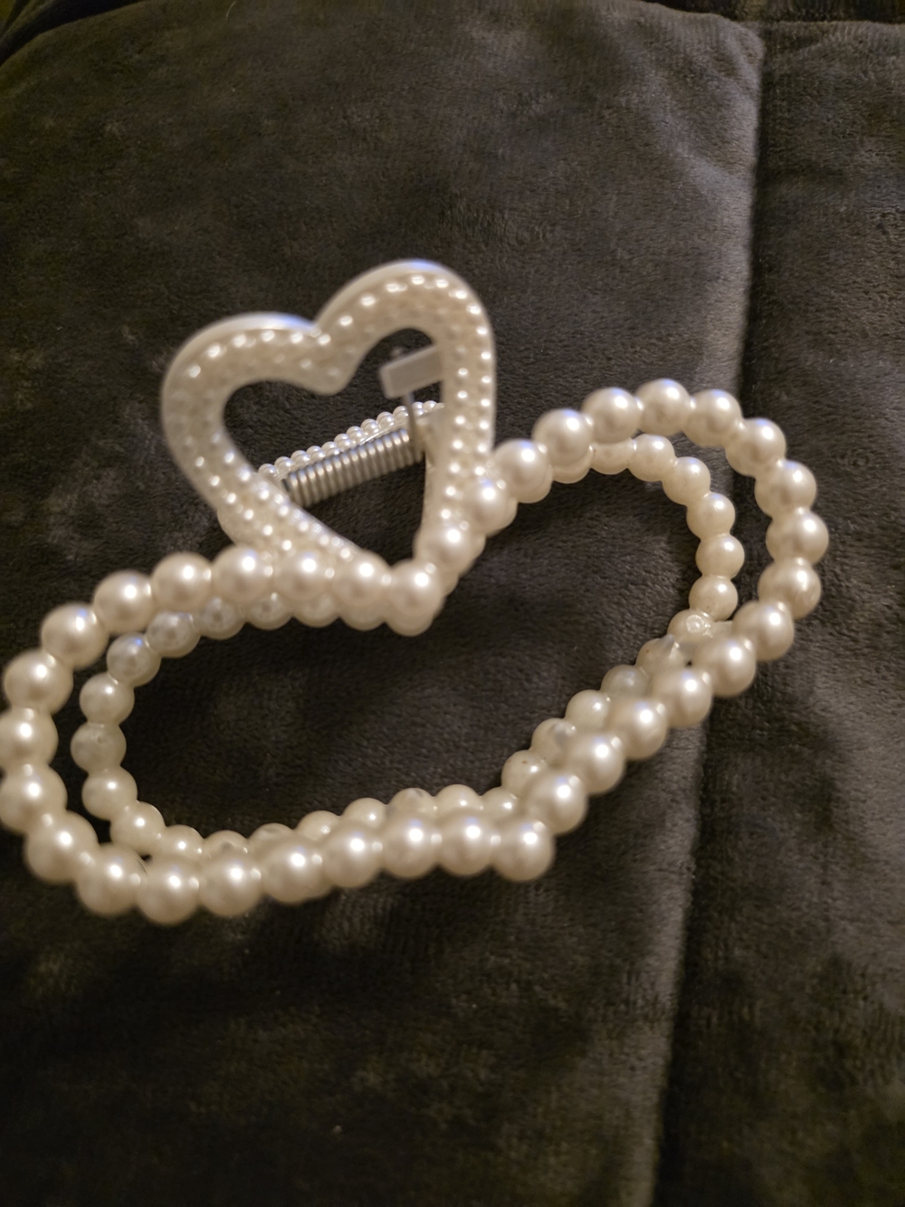Pearl Heart Clip Hair Accessory - White